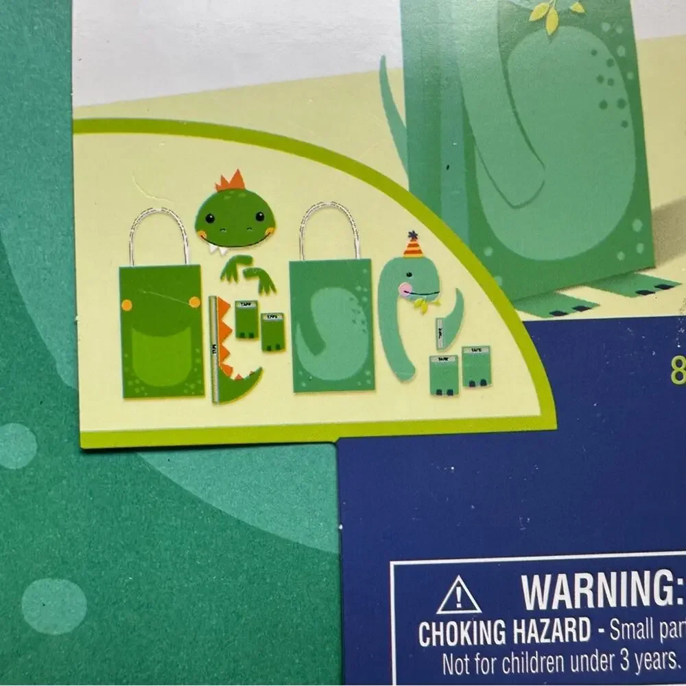 NWT Green Dinosaur Kraft Party Bags (8 bags)